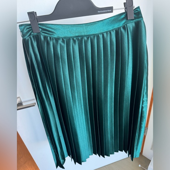 Ann Taylor emerald green pleated skirt - Picture 1 of 3